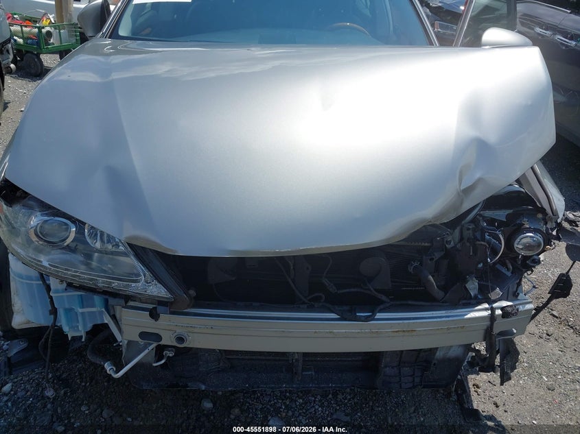 2015 LEXUS ES 300H auction photo 6