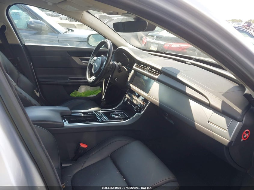 JAGUAR XF 2019 VIN SAJBD4GX8KCY76454