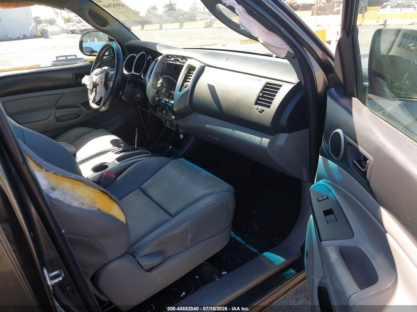2015 TOYOTA TACOMA auction photo 5