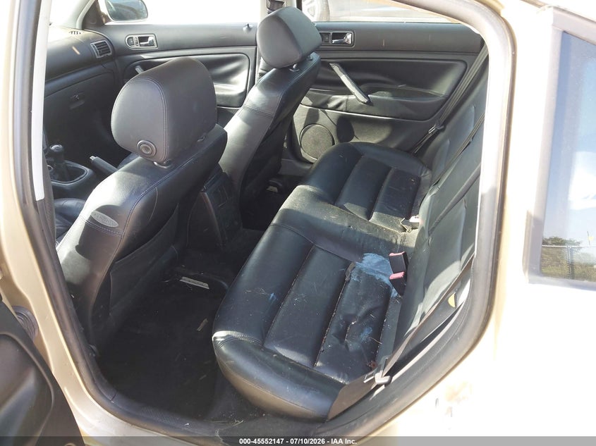 2001 VOLKSWAGEN PASSAT SEDAN 1.8L I4 FI DOHC F