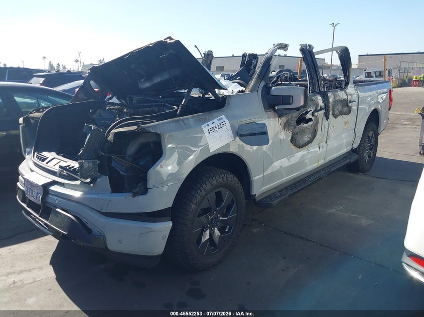 2023 Ford F-150 Lightning Lariat, Exterior Burn, IAAI, VIN 1FTVW1EV0PWG07263 — photo 2