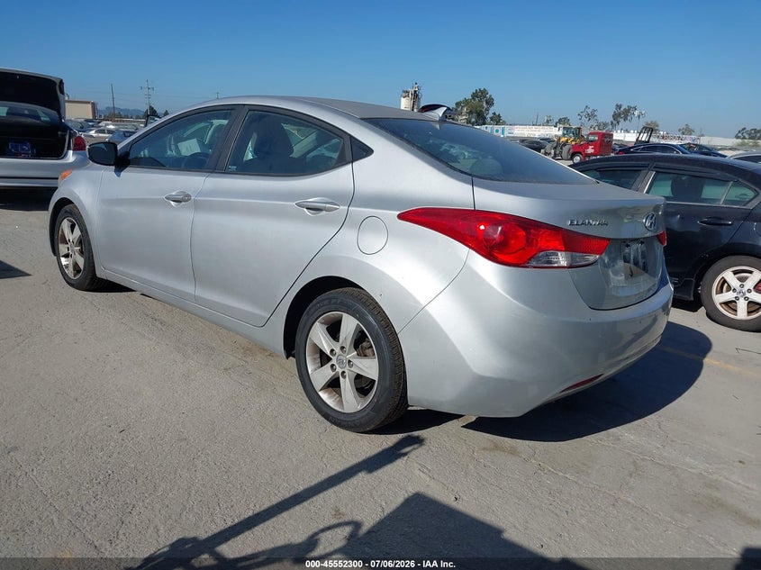 2011 HYUNDAI ELANTRA auction photo 3