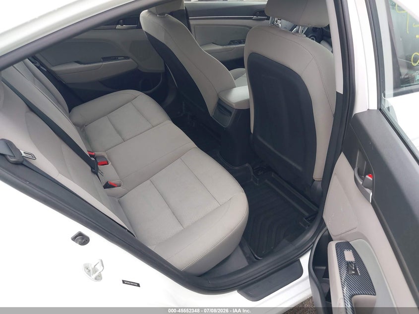 2017 HYUNDAI ELANTRA auction photo 8