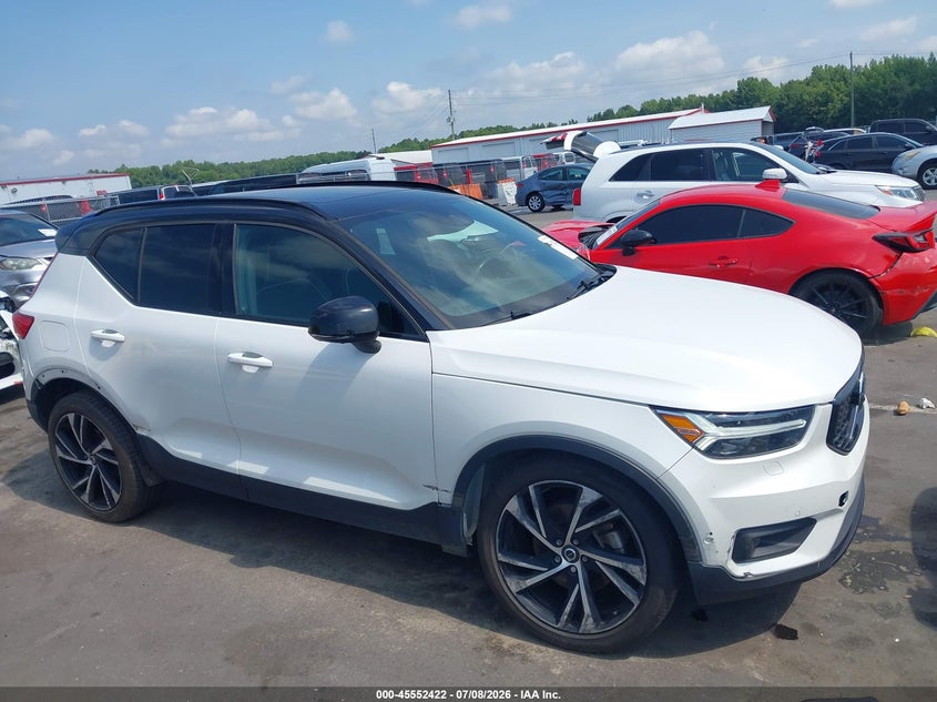 2019 Volvo Xc40 T5 R-Design VIN: YV4162UM4K2094299 Lot: 45552422