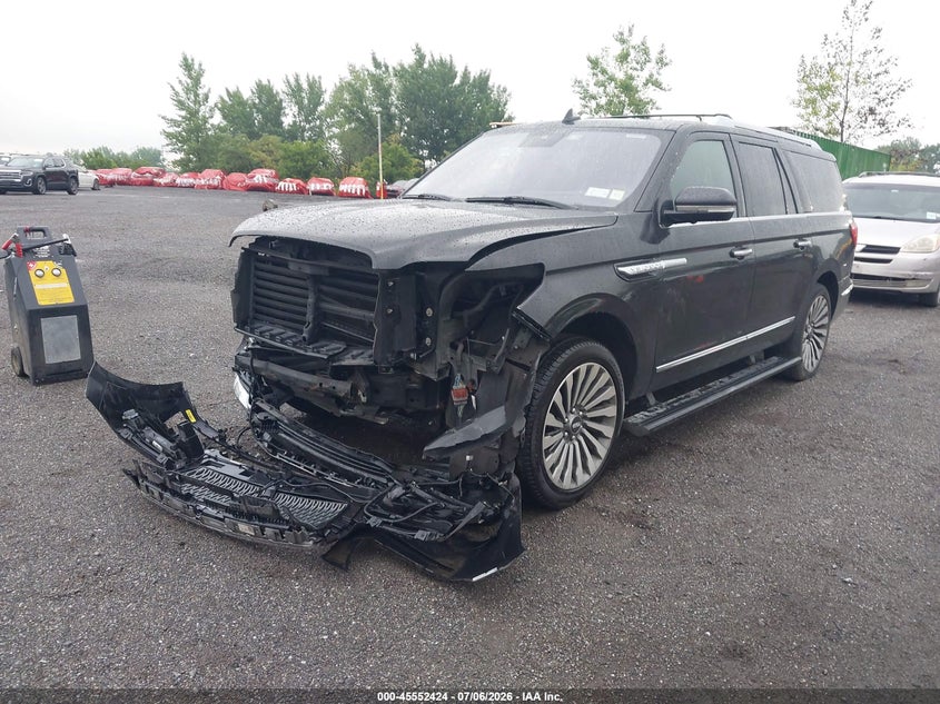 2019 LINCOLN NAVIGATOR L auction photo 2