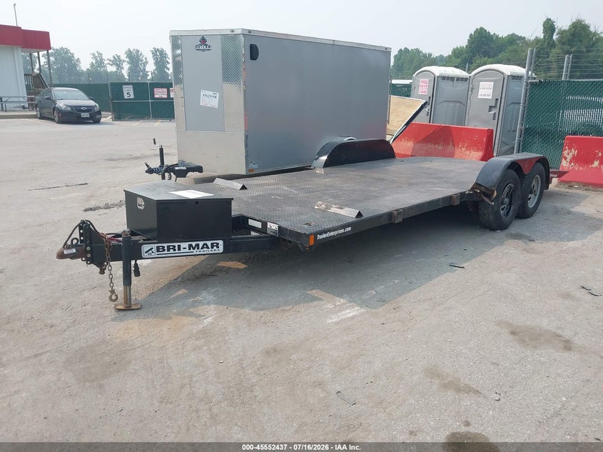 2017 BWISE CAR HAULER TRAILER auction photo 2