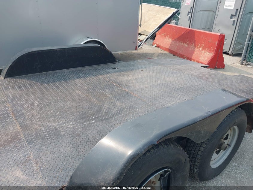 2017 BWISE CAR HAULER TRAILER auction photo 8