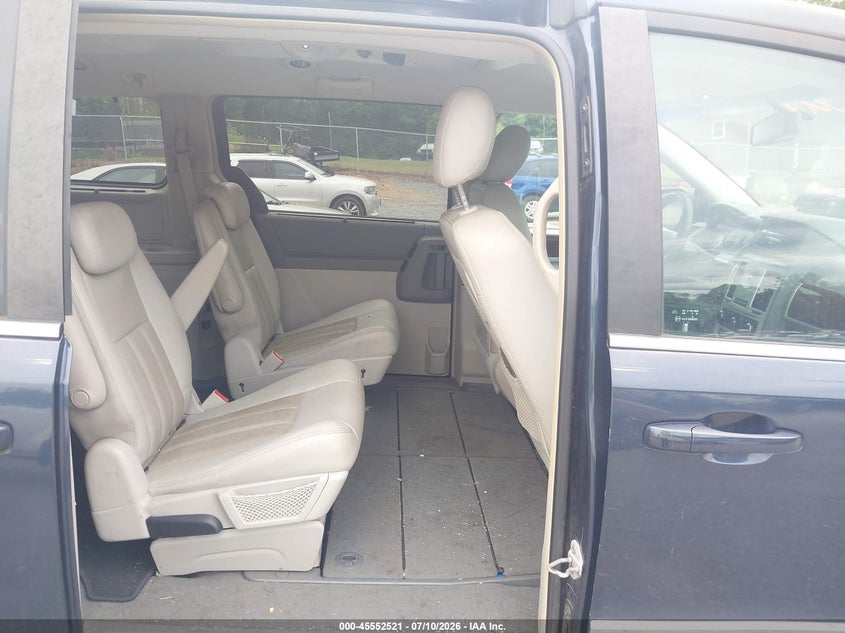 CHRYSLER TOWN & COUNTRY 2009 VIN 2A8HR54169R676943