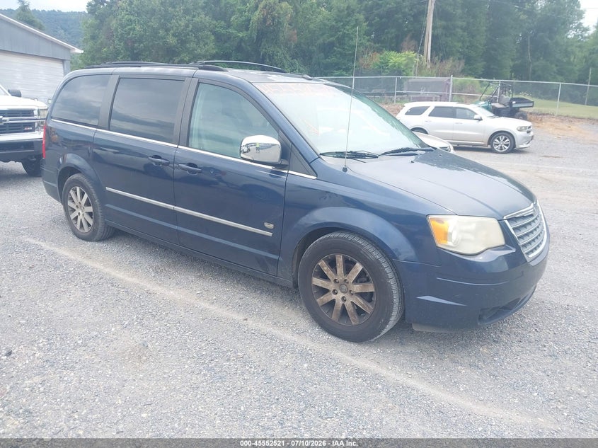 2009 CHRYSLER TOWN & COUNTRY auction photo 1