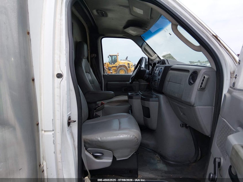 2012 FORD E-350 CUTAWAY auction photo 6