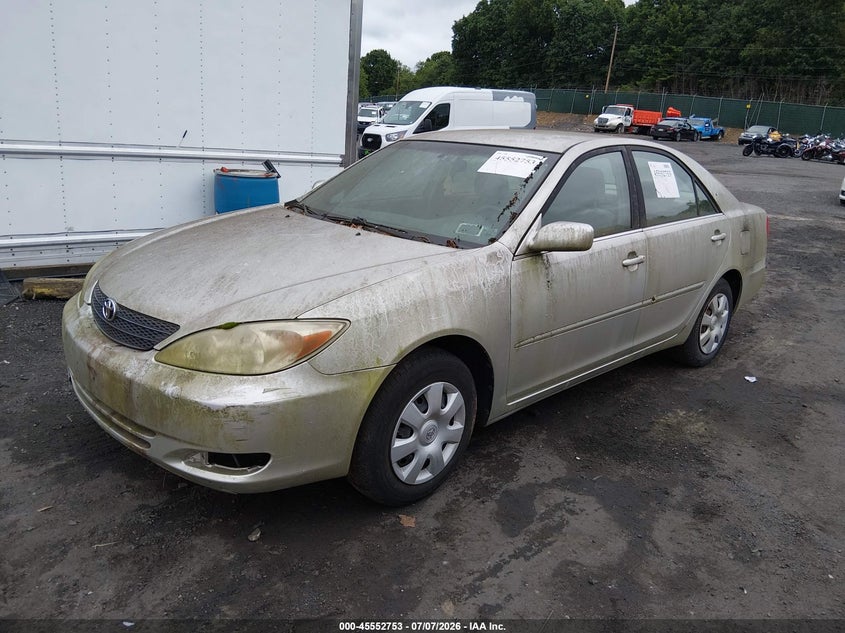 2002 Toyota Camry Le JTDBE32K520090016 photo 1