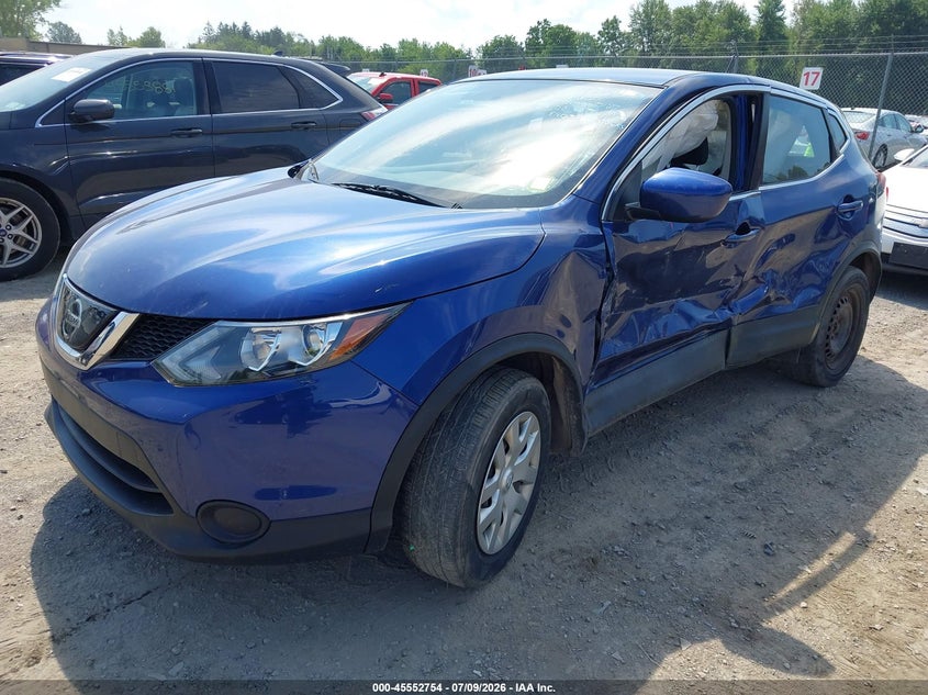 JN1BJ1CR4JW261381 2018 Nissan Rogue Sport S photo 1