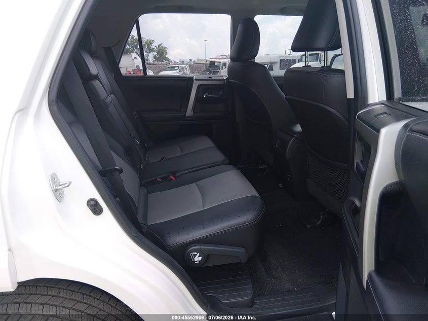 2016 TOYOTA 4RUNNER auction photo 8