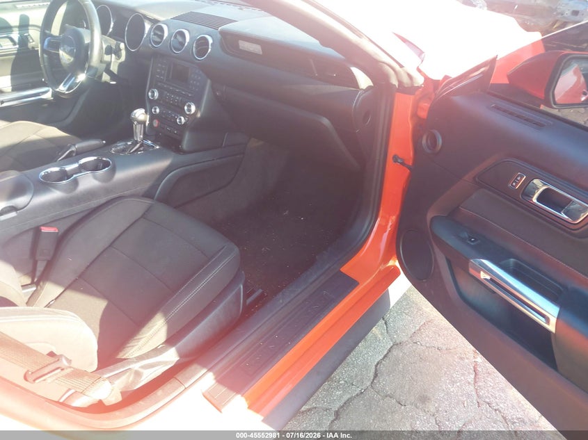 2016 FORD MUSTANG auction photo 5