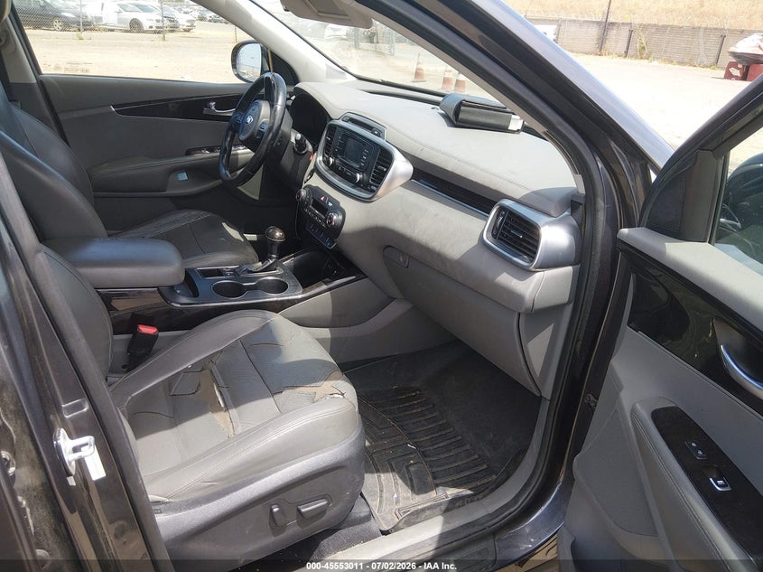 2016 KIA SORENTO auction photo 5