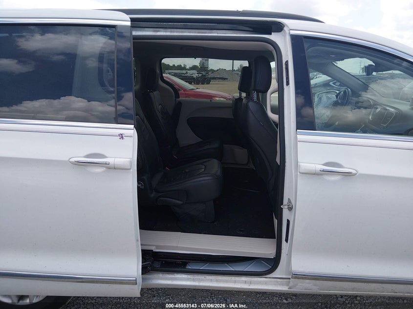 2017 CHRYSLER PACIFICA auction photo 8