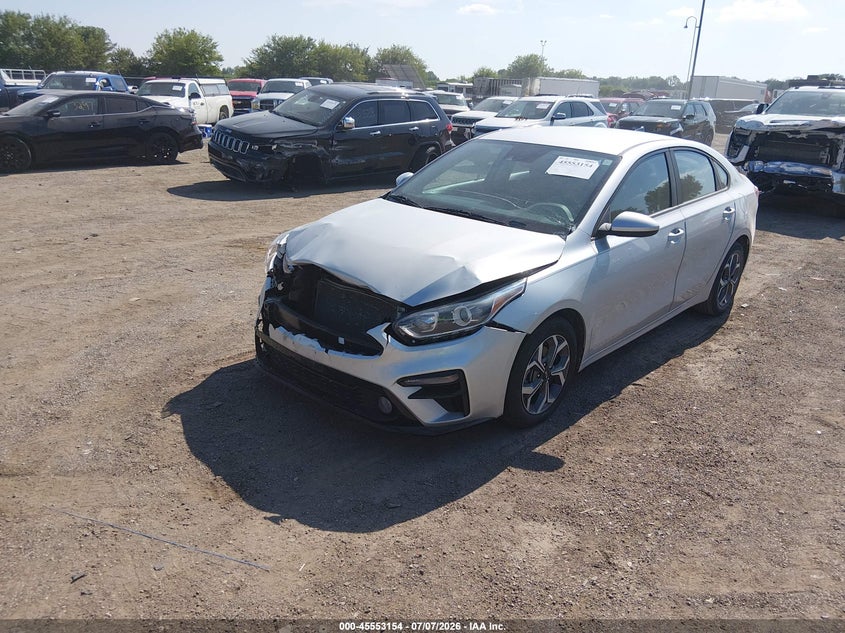 2019 Kia Forte, Удар спереди, IAAI, VIN 3KPF24AD4KE137210 — фото 2