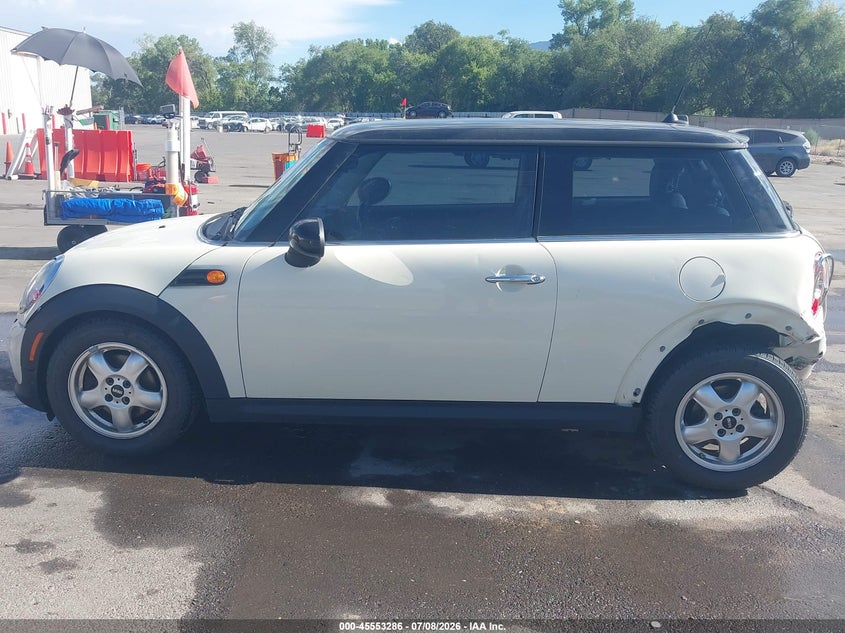 2011 Mini Cooper VIN: WMWSU3C52BT253597 Lot: 45553286