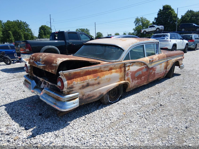 1957 FORD 4 DOOR SEDAN auction photo 4