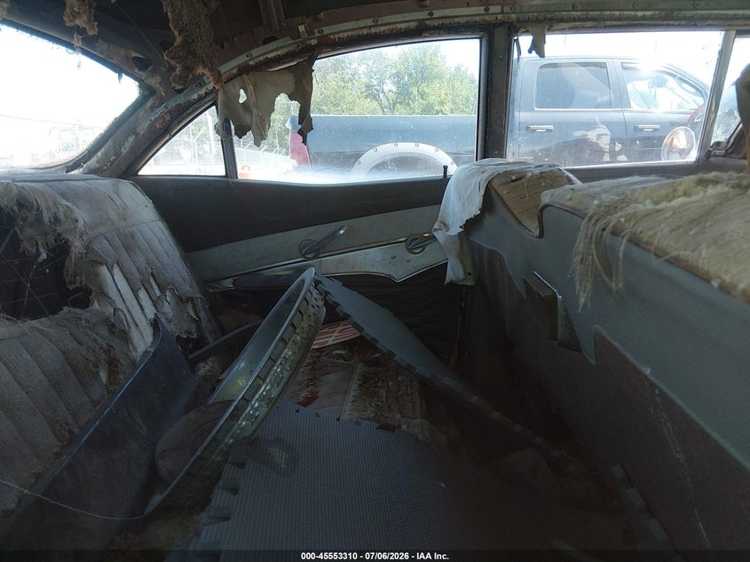 1957 FORD 4 DOOR SEDAN auction photo 8