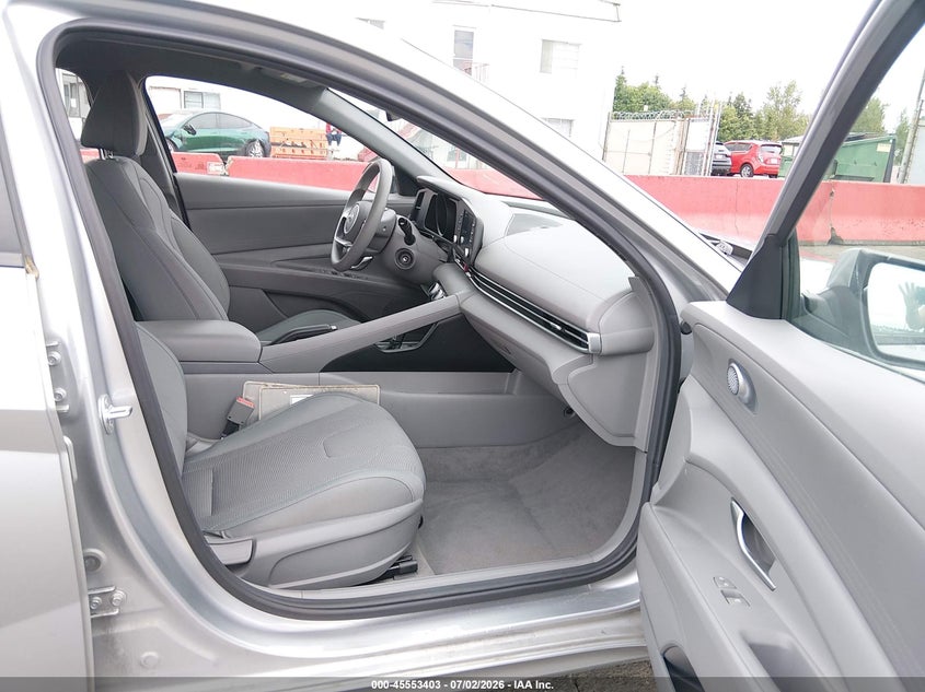 2021 HYUNDAI ELANTRA auction photo 5
