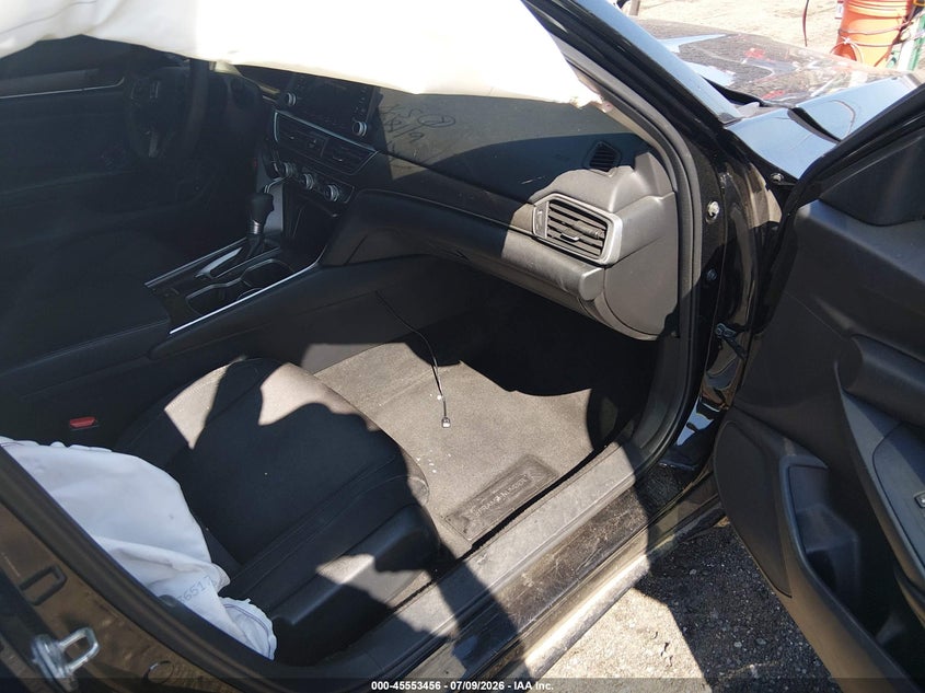 2018 HONDA ACCORD auction photo 5