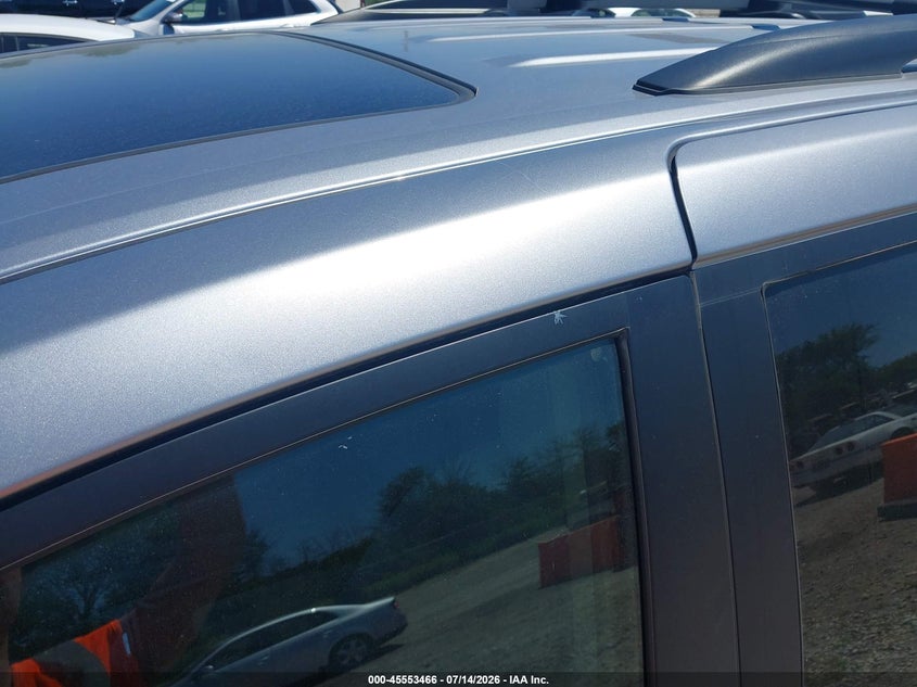 2011 TOYOTA SIENNA auction photo 6