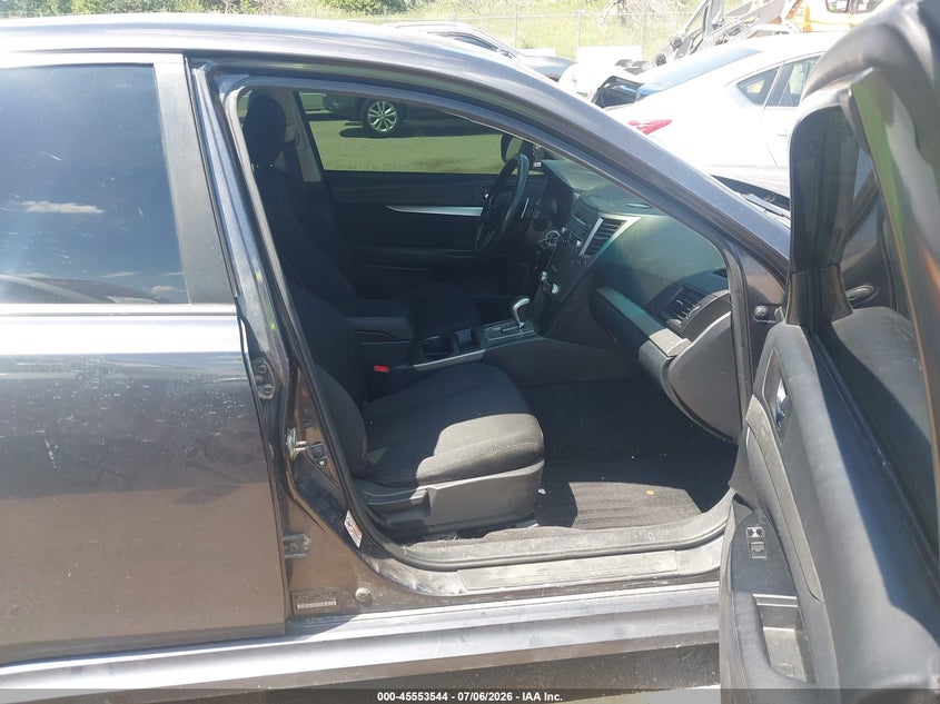 2010 SUBARU LEGACY auction photo 5