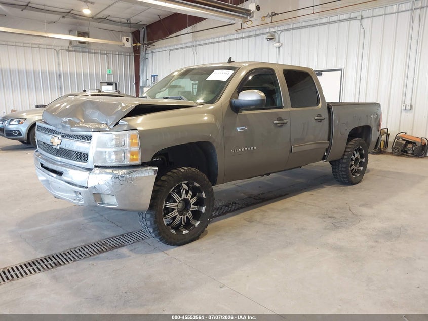 2013 Chevrolet Silverado, Неизвестно, IAAI, VIN 3GCUKSE27DG133566 — фото 2