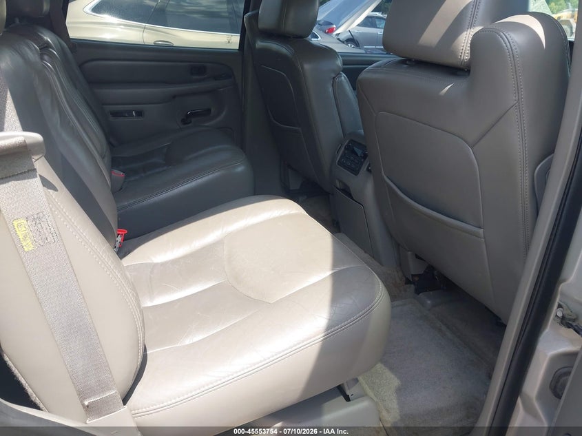2005 GMC YUKON auction photo 8