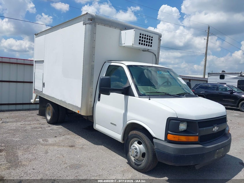 2015 CHEVROLET EXPRESS CUTAWAY auction photo 1