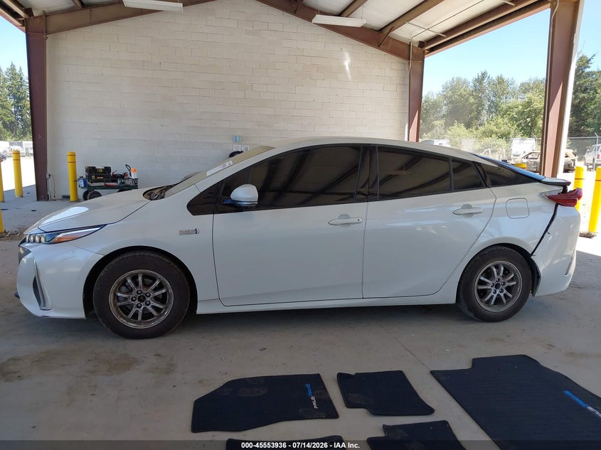 2018 Toyota Prius Prime Premium VIN: JTDKARFP3J3082014 Lot: 45553936