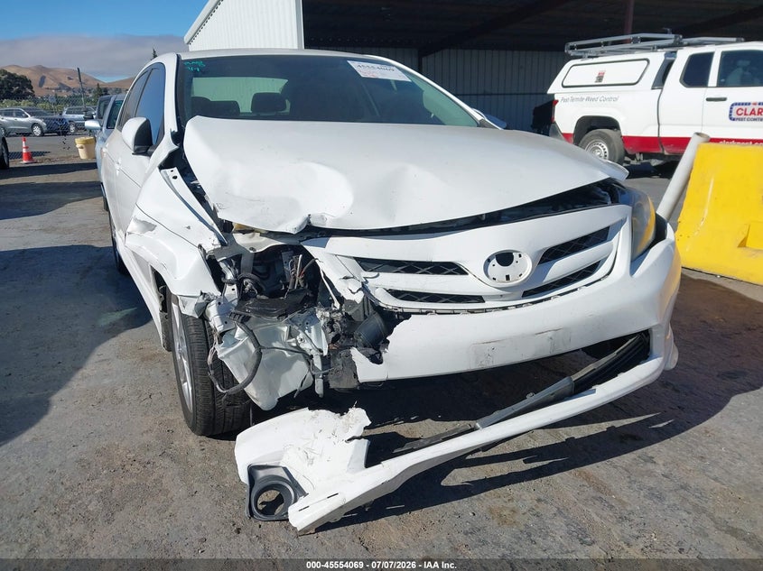 2013 TOYOTA COROLLA S · Фото 6