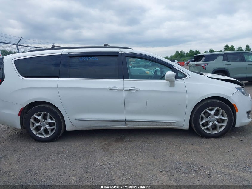 2017 Chrysler Pacifica Touring-L VIN: 2C4RC1BG3HR784898 Lot: 45554126