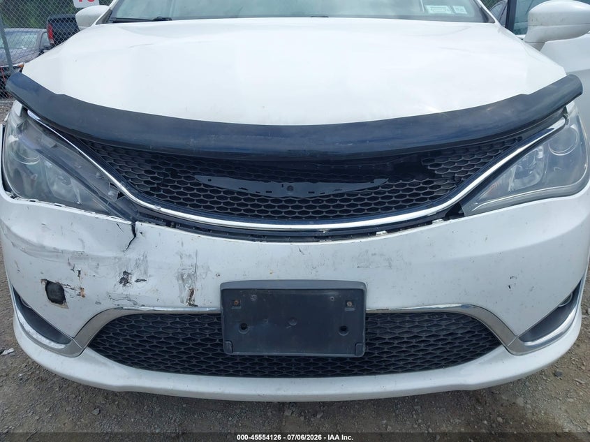 2017 Chrysler Pacifica Touring-L VIN: 2C4RC1BG3HR784898 Lot: 45554126