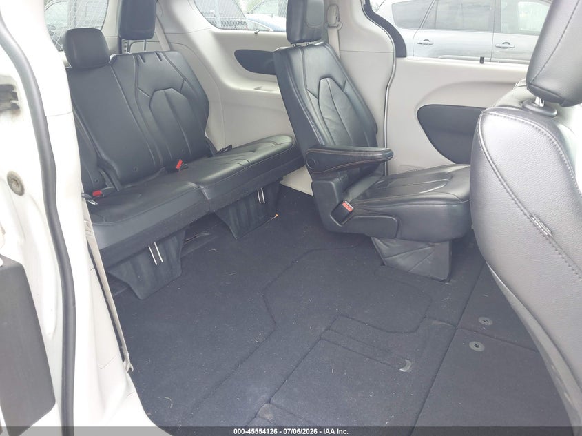 2017 Chrysler Pacifica Touring-L VIN: 2C4RC1BG3HR784898 Lot: 45554126