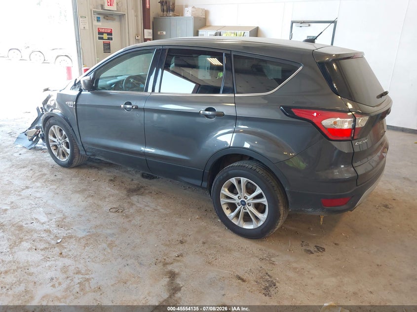 Vin: 1fmcu0gdxhud37396, lot: 46052446, ford escape se 20173