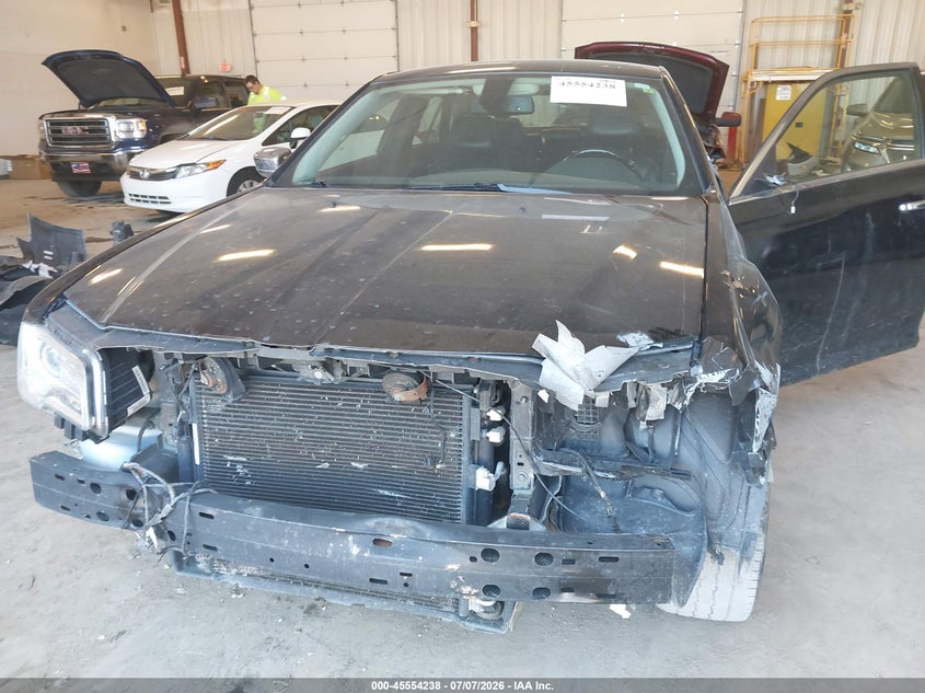 2019 Chrysler 300 Limited VIN: 2C3CCAEG9KH528137 Lot: 45554238