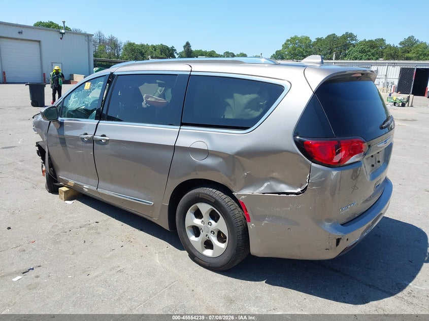 Vin: 2c4rc1eg4hr771136, lot: 46052550, chrysler pacifica touring-l plus 20173