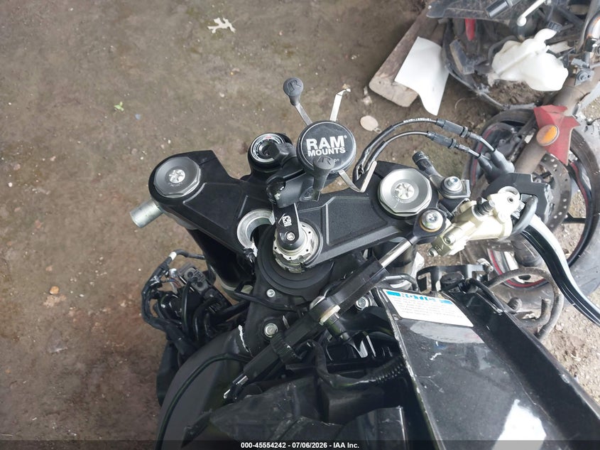 2020 KAWASAKI ZX1002 auction photo 7