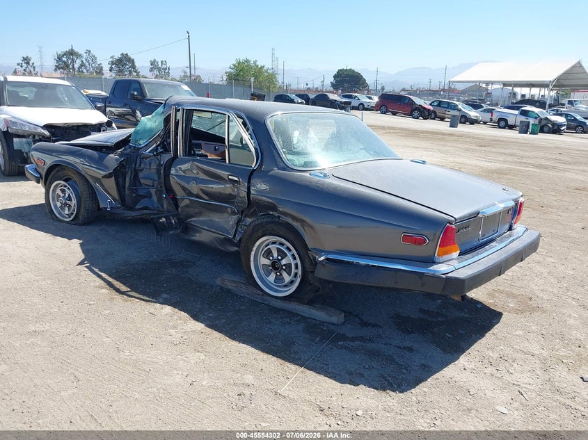 1985 JAGUAR XJ6 auction photo 3
