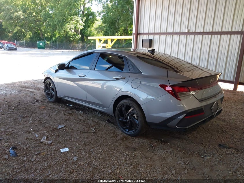 2026 HYUNDAI ELANTRA auction photo 3