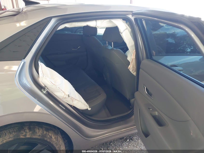 2026 HYUNDAI ELANTRA auction photo 8