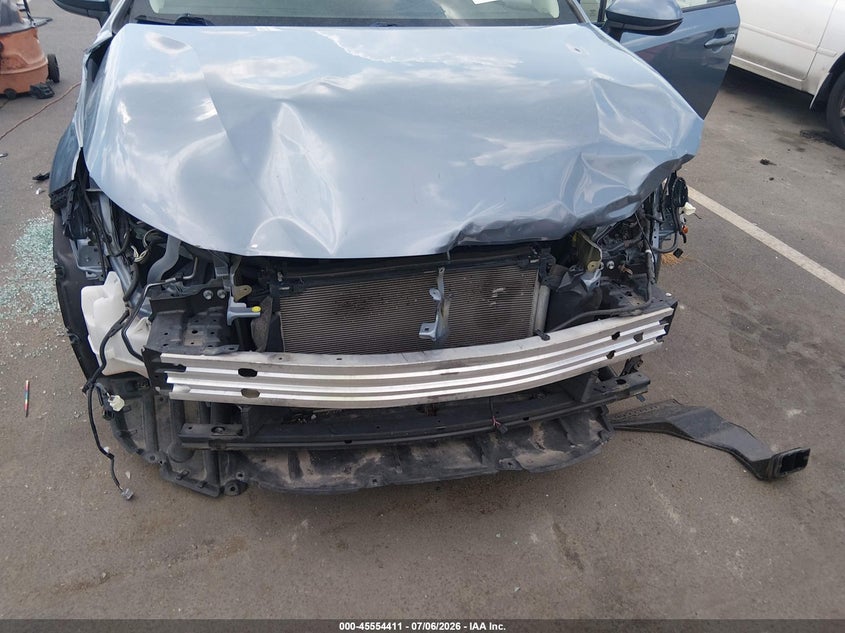 2020 TOYOTA COROLLA auction photo 6