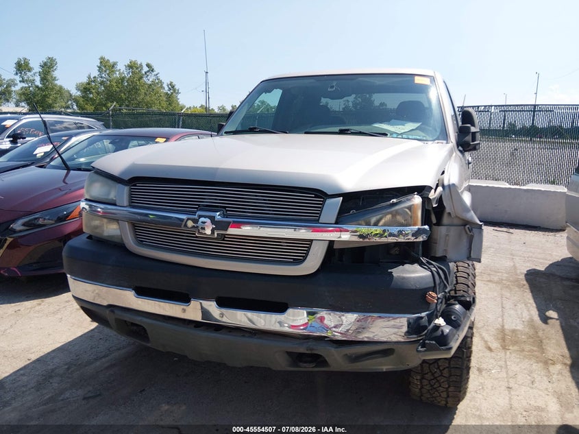 2004 CHEVROLET SILVERADO PICKUP 8.1L V-8 330HP