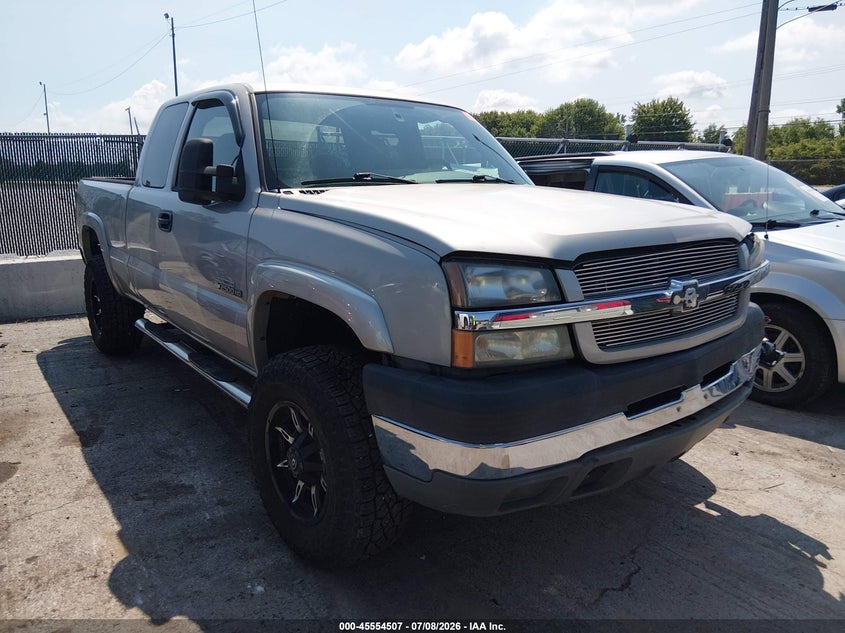 2004 CHEVROLET SILVERADO PICKUP 8.1L V-8 330HP