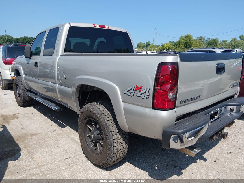 2004 CHEVROLET SILVERADO PICKUP 8.1L V-8 330HP