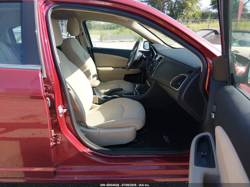 2014 CHRYSLER 200 auction photo 5
