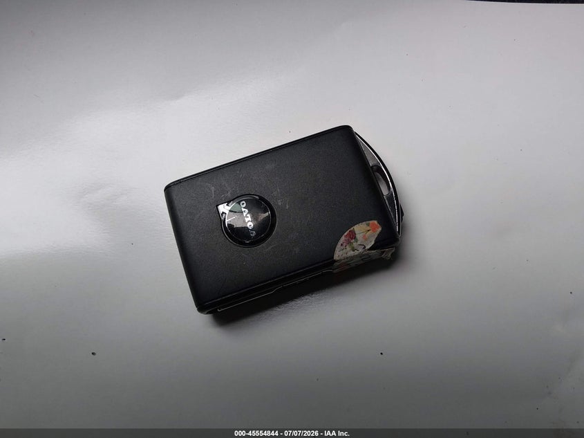 2025 Volvo Xc40 B5 Plus Dark Theme VIN: YV4L12UC8S2609044 Lot: 45554844