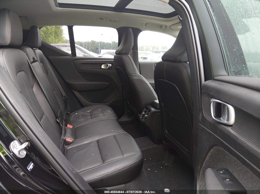 2025 Volvo Xc40 B5 Plus Dark Theme VIN: YV4L12UC8S2609044 Lot: 45554844
